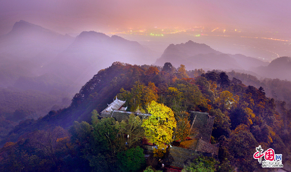 都江堰冬季似深秋美景